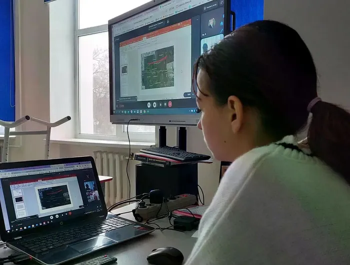 f9cfe216-19fd-439d-80cf-9568ecf2bb08