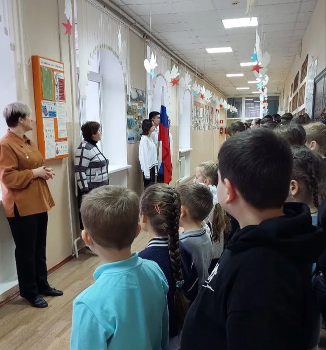 photo_5415946927423033115_y